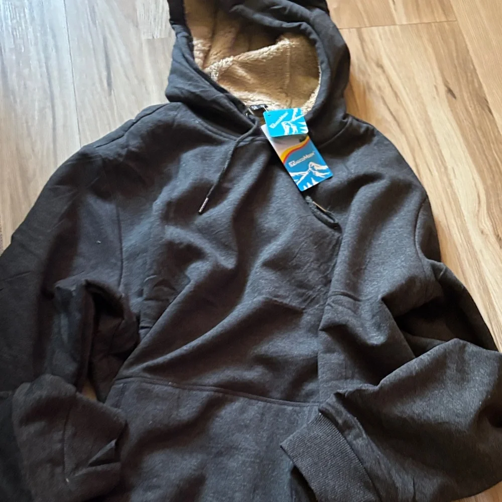 Bloomingdale's MagcoMsen  gray/Black Hoodie! New with tags! never won! - Picture 5 of 5